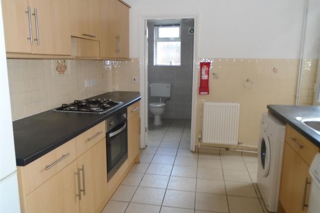 Kitchen (2).Jpg