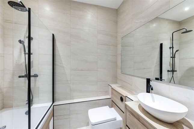 SL 16, Royal Belgrave House,, Hugh Street, London photo 4