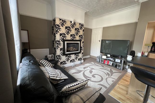 16, Esmond Street, Bradford photo 2