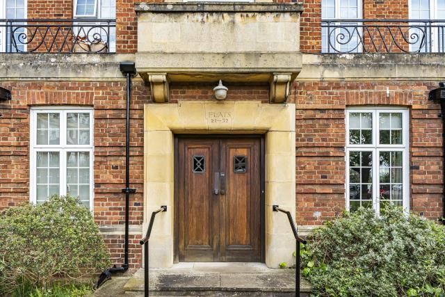 Block of flats for sale in Oxford, Oxfordshire