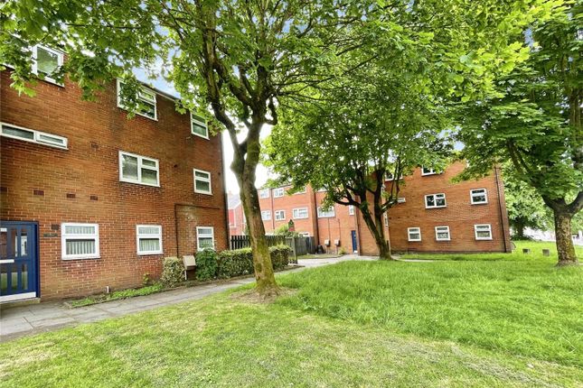 Flat to rent in Uppingham, Skelmersdale, Lancashire