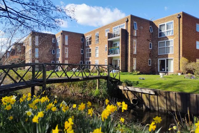 Thumbnail Flat for sale in River Park, Boxmoor