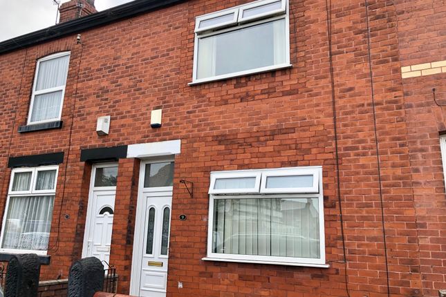 2-bed house on Manchester, £975/mo