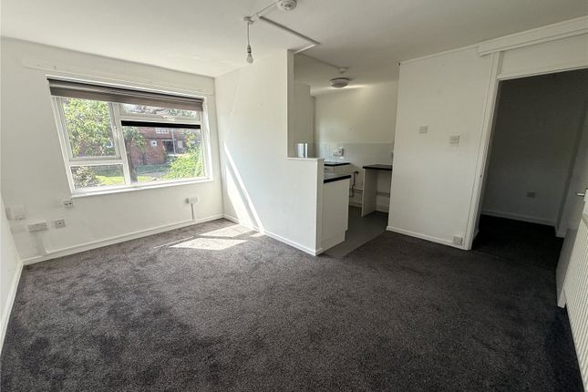 52^, Berkeley Close, Hertfordshire photo 4