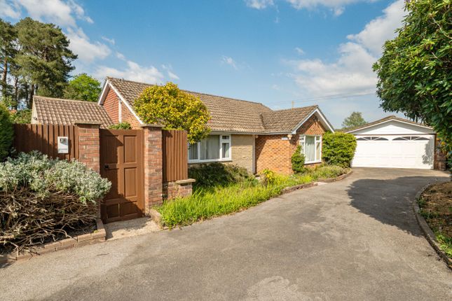 3-bed house on Firswood,, Heath Close, Surrey, £549,000