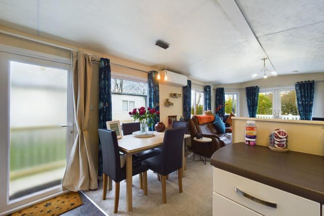 Mobile/park home for sale in Cathedral View, Newark Road, Lincoln
