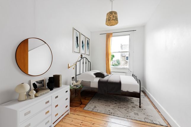 Flat for sale in Paulet Road, Camberwell