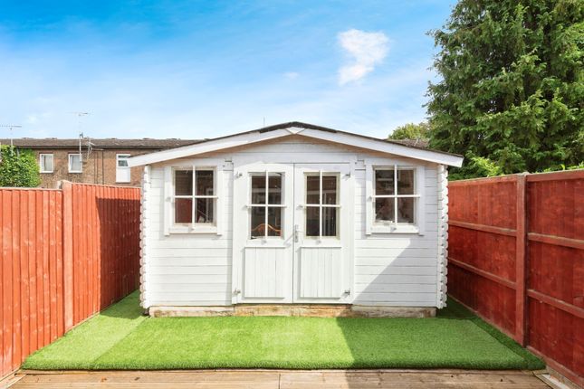 145, Canterbury Way, Stevenage photo 2