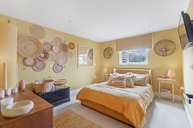 9 Great Northwood House, Crown Dale, London photo 3