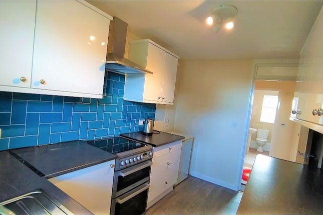 Flat 11, Highcliff Court, Dawlish photo 3