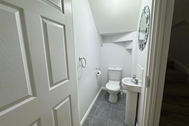 52, Spruce Way, Selby photo 4