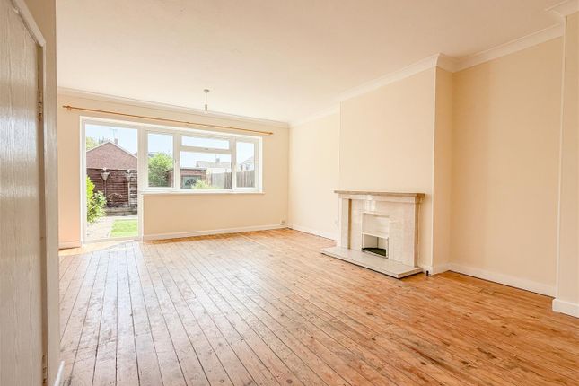 120, Attfield Walk, Eastbourne photo 2