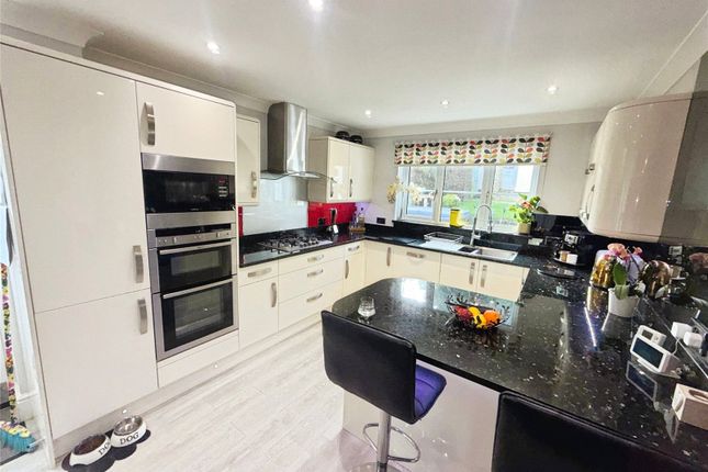 9, Betjeman Drive, Devon photo 2