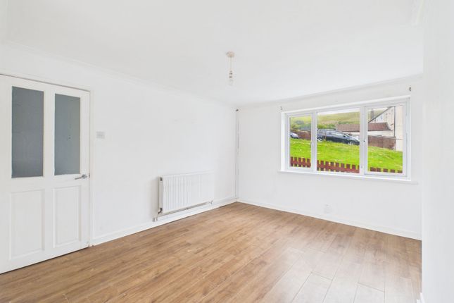 4 Bryncelyn Estate, Abertillery photo 2