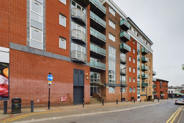 Flat for sale in Royal Plaza, 2 Westfield Terrace, City Centre, Sheffield
