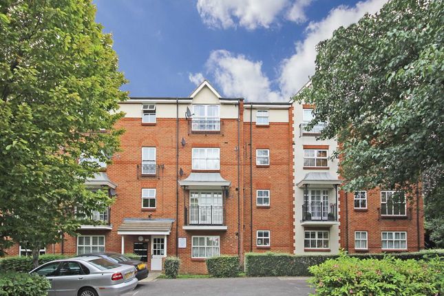 Thumbnail Flat to rent in Shaftesbury Gardens, London