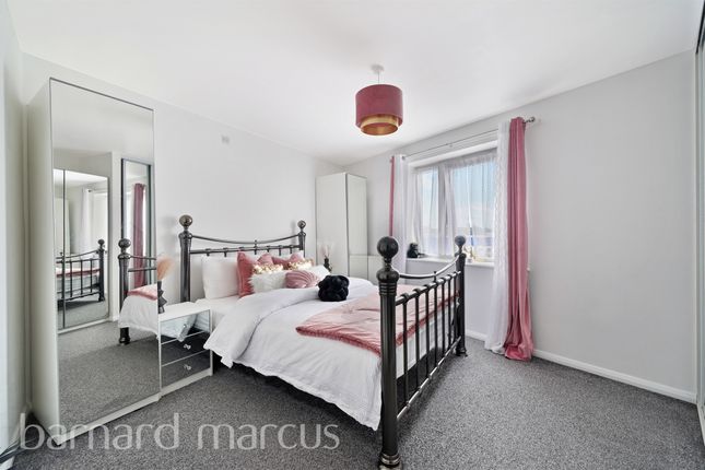 Flat 121, Orchard Court, 35, Bell Green, London photo 4