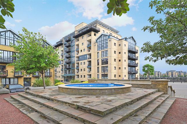 Flat for sale in Chart House, Burrells Wharf, Isle Of Dogs
