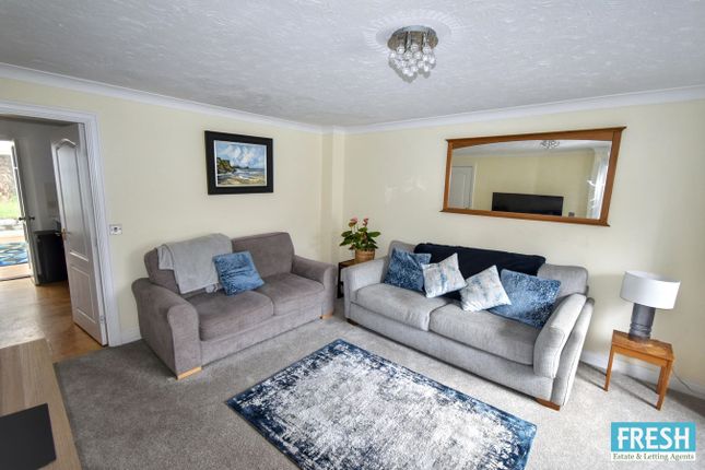 27, Cae Melyn, Swansea photo 4