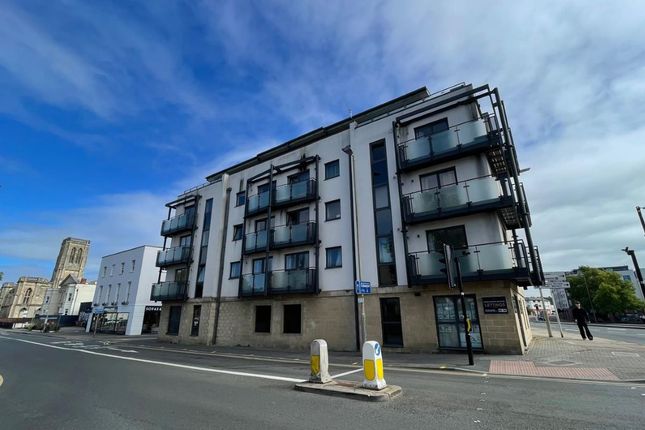 1-bed flat on Apartment 3 Millennium Plaza, Cheltenham, £80,000