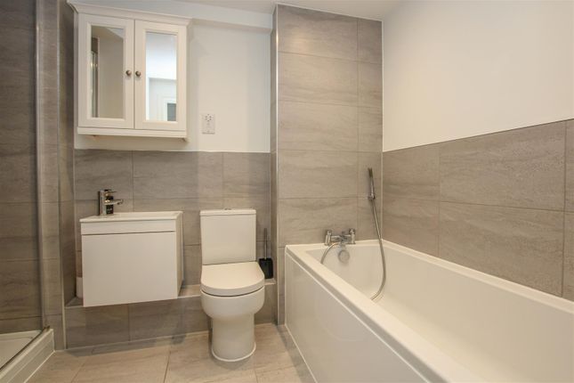 Flat for sale in Kings Road, Brentwood