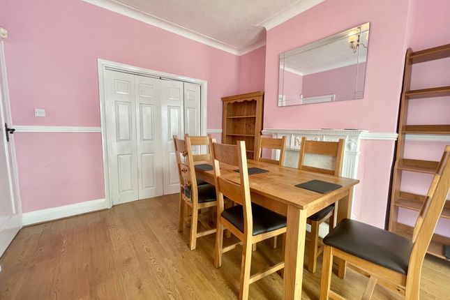 120, Sheffield photo 5