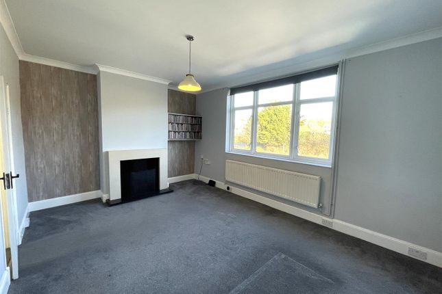 Thumbnail Flat to rent in Ewell By Pass, Ewell, Epsom
