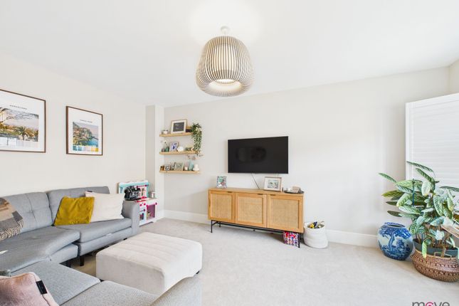 14 Burnet Drive, Cheltenham photo 3