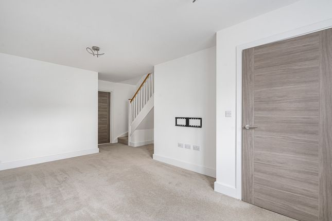 1C, Friend Way, Bicester photo 2
