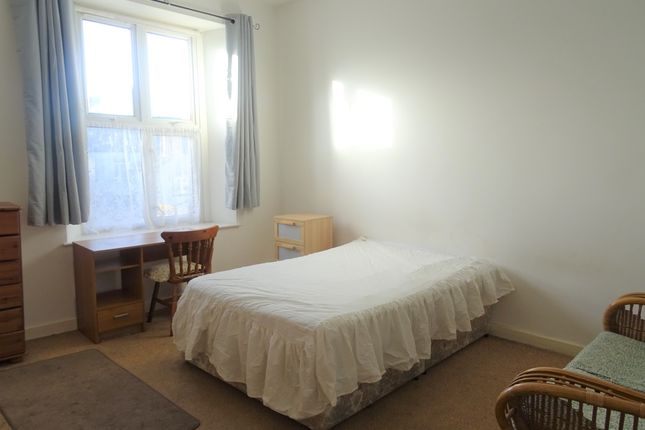 Room to rent in Fitzhamon Embankment, Cardiff