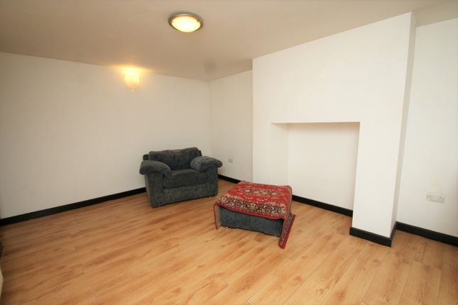 24 Back Markham Avenue,, Leeds, West Yorkshire photo 4