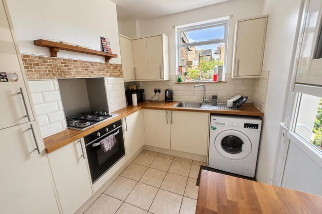 7, Spencer Road, Mitcham photo 3