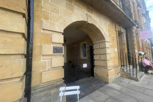 2-bed flat on Flat 3, White Hart Mews, High Street, CHIPPING NORTON, £147,000
