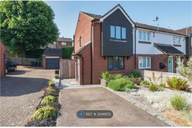 2-bed terraced on Tylersfield, Abbots Langley, £2,250/mo