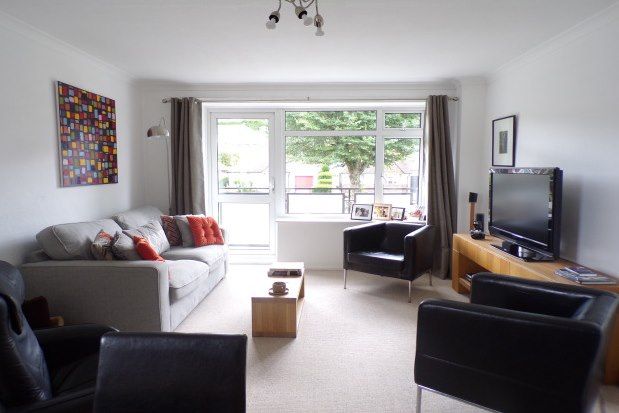 2 bed flat to rent in Westbrook, Brighton BN2
