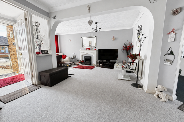 20, Denver Drive, Basildon photo 4