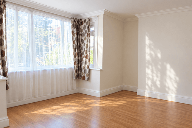 Princes Drive, HARROW photo 3