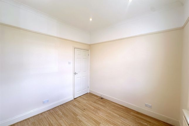 65, Sportsbank Street Catford, London photo 5