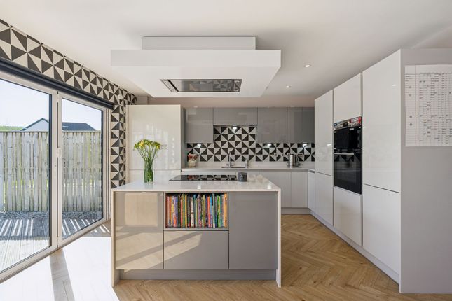 23 Dalgleish Drive, Glasgow photo 4
