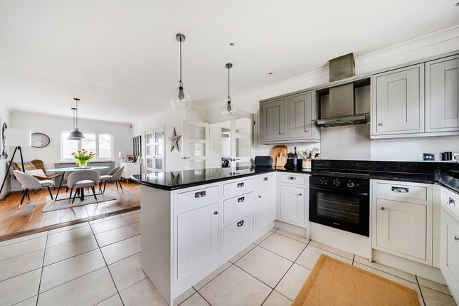 Solent, East Bracklesham Drive, Chichester photo 4