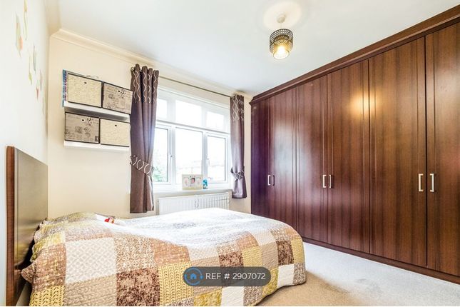 Greenstead Gardens, Woodford Green photo 3