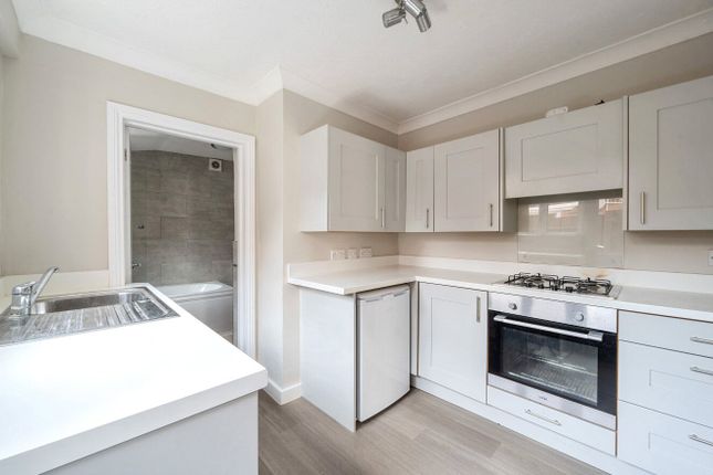 8, Easthampstead Road, Berkshire photo 3