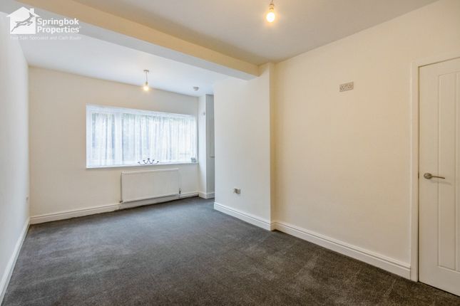 10, Weeland Road, Wakefield photo 3