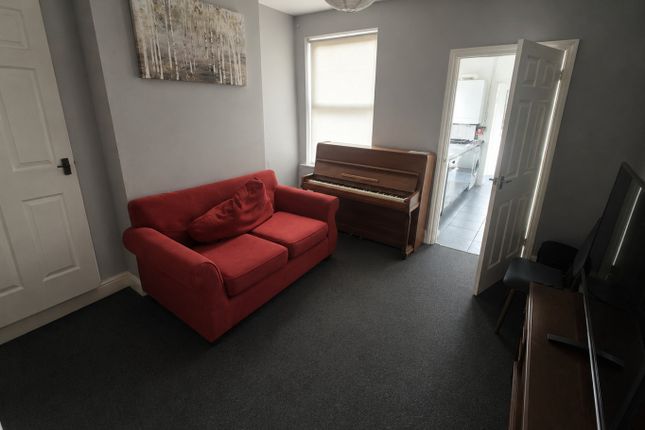38 Clifton Road, Luton, Bedfordshire photo 3