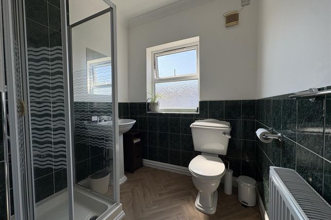 40, Albion Road, Great Yarmouth photo 5