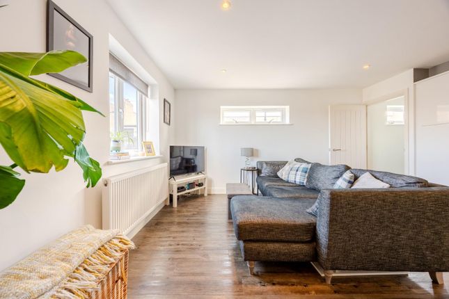 Flat 6 Robert Views, 1c Camper Road, Southend-on-sea photo 3