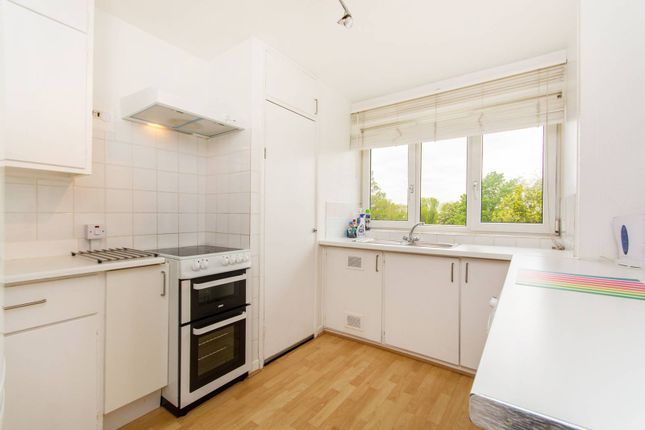 Flat to rent in Wood Vale, Honor Oak Park, London