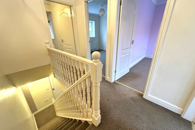 2, Fargate Close, South Kirkby, Pontefract photo 4