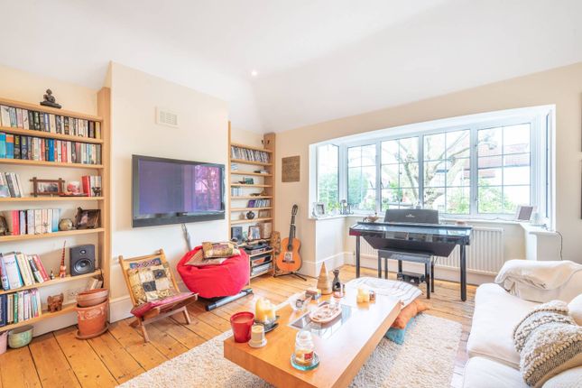 Thumbnail Maisonette for sale in Holly Park, Finchley Central, London