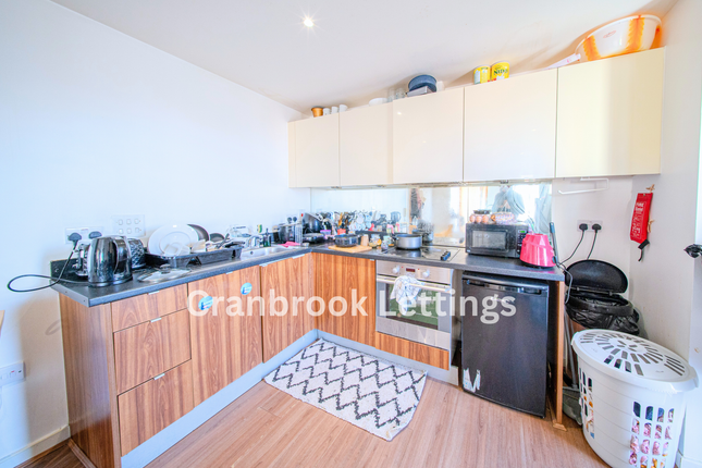 Flat 301 Schrier, Ropeworks, Barking photo 4